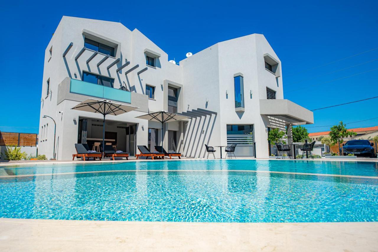 The Victoria Lefkada Aparthotel Bagian luar foto