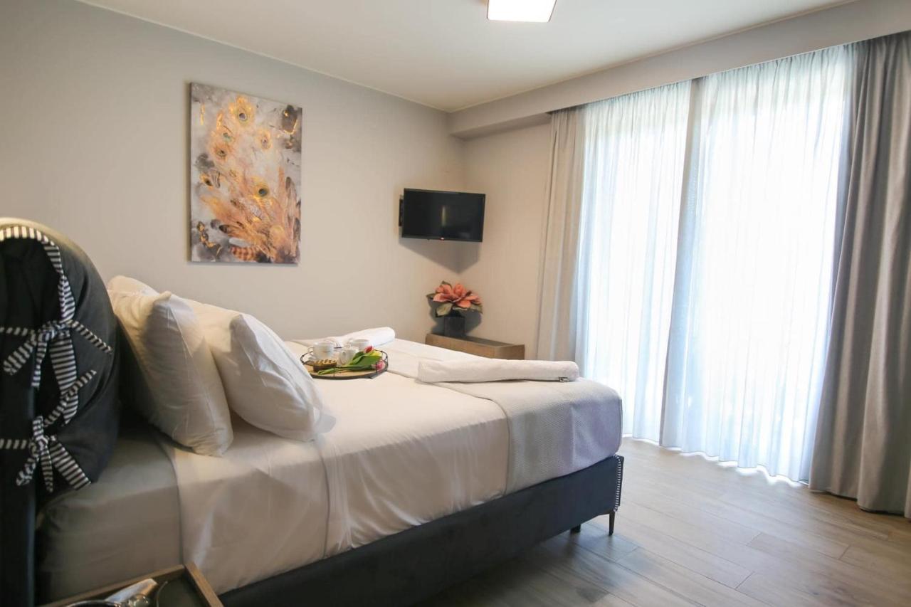 The Victoria Lefkada Aparthotel Bagian luar foto